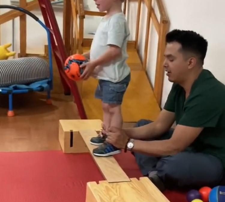 Terapia : Cuevas Medek